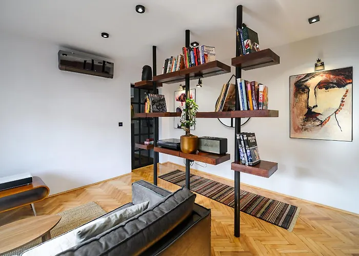 Cozy Central Flat In Cluj-Napoca With Home Cinema